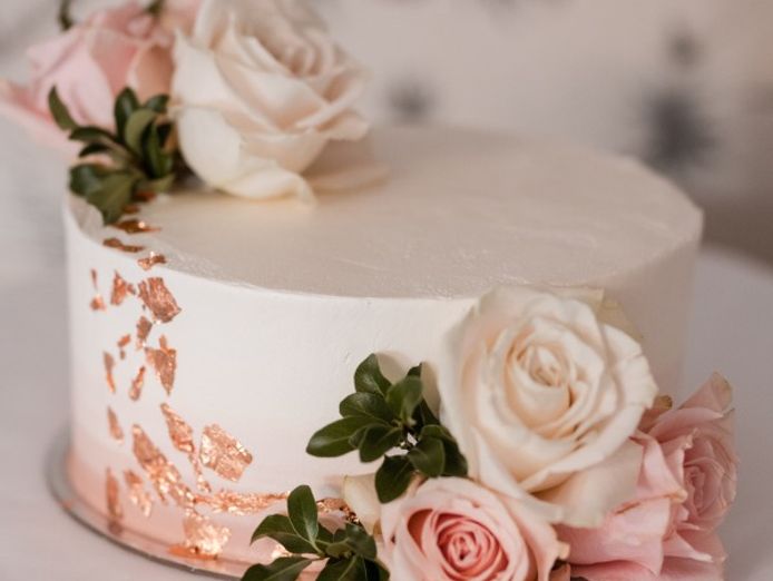 cakes-on-carthew-lifestyle-friendly-business-with-freehold-bakery-and-residence-0