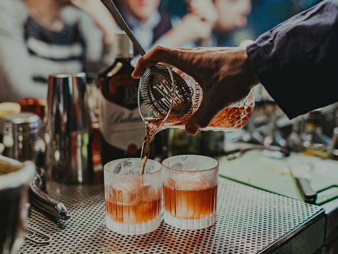 content-for-cocktail-bar-with-many-options-located-on-a-prime-nightlife-strip-0