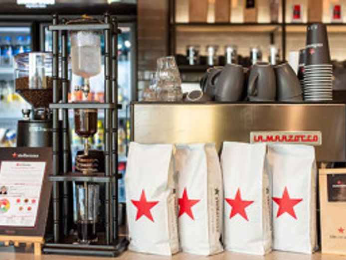 stellarossa-coffee-food-brand-new-store-in-a-high-profile-growth-location-2