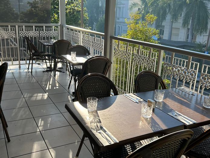 iconic-cafe-bar-restaurant-stunning-historical-queenslander-building-2