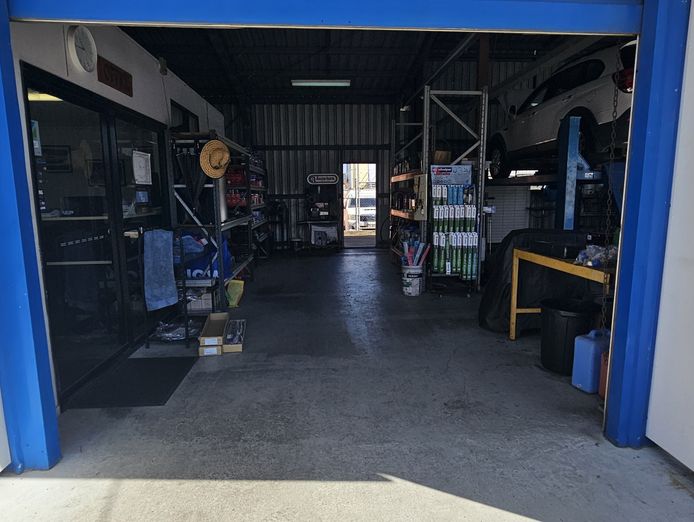 townsville-automotive-workshop-with-heavy-vehicle-capacity-2