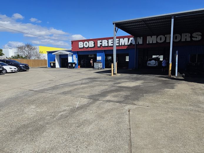 townsville-automotive-workshop-with-heavy-vehicle-capacity-0