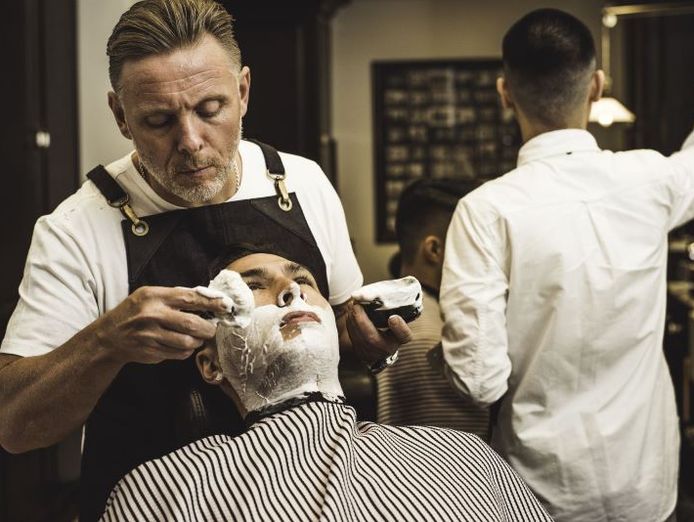 established-mens-grooming-enterprise-in-cairns-premier-shopping-destination-3