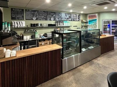 bamboo-cafe-exmouth-very-busy-central-caf-201-1