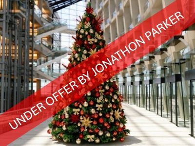 under-offer-christmas-decoration-rental-business-0