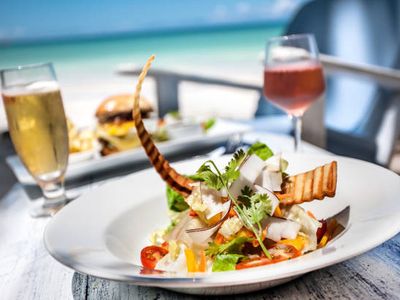 waterfront-restaurant-with-panoramic-views-0