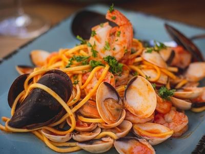 under-offer-waterfront-licenced-restaurant-0