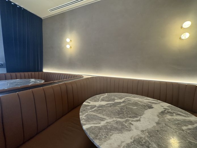 under-offer-screaming-bargain-cbd-small-bar-5