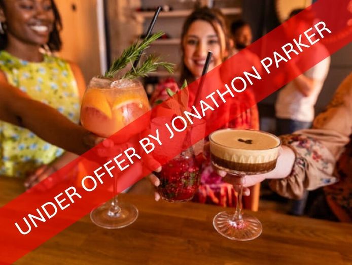 under-offer-south-freo-small-bar-on-the-strip-0