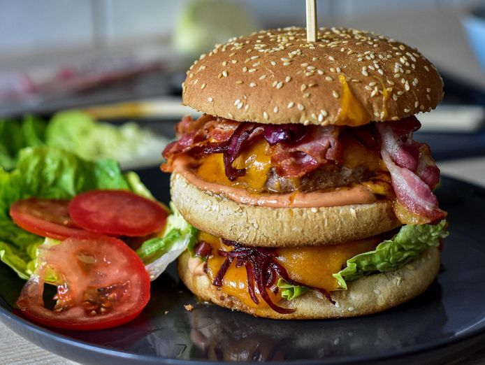 under-offer-northern-suburbs-caf-201-n-burgers-0
