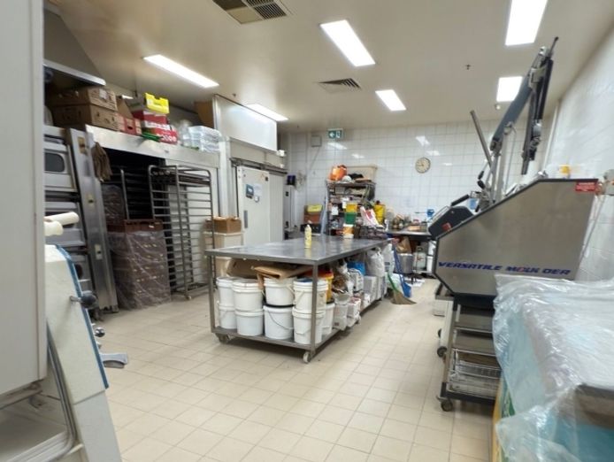 under-offer-stunning-metro-bakery-1