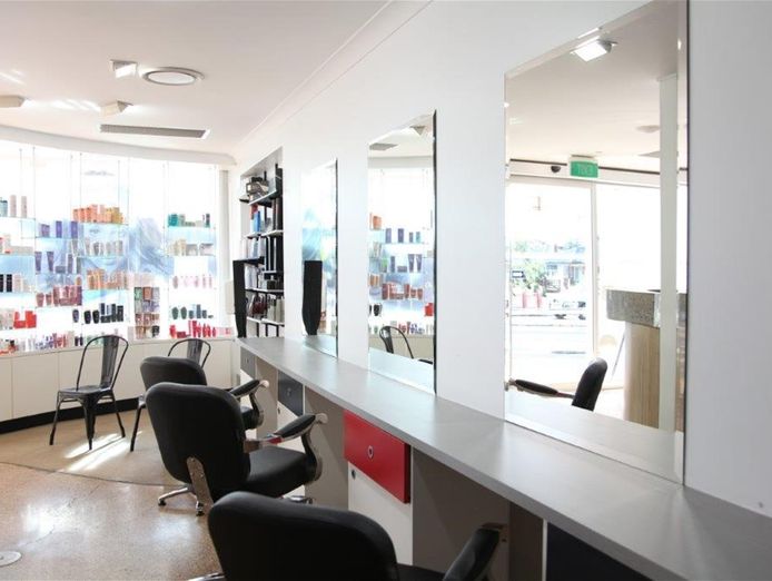 thriving-hair-salon-offered-for-the-first-time-in-24-years-1