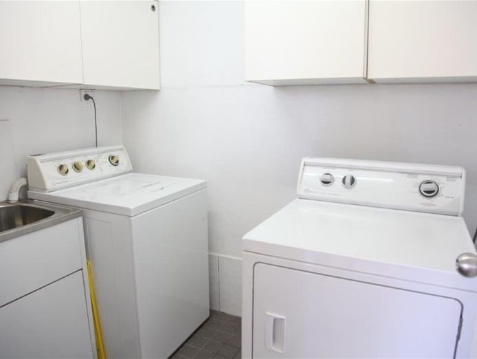 thriving-hair-salon-offered-for-the-first-time-in-24-years-4