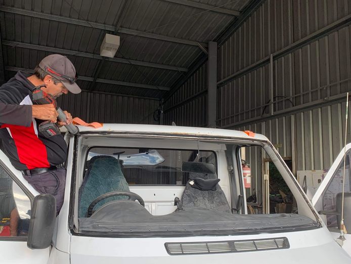 mobile-windscreen-repair-replacement-business-for-sale-2