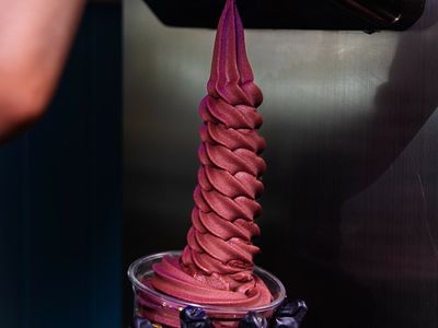 popular-dessert-bar-high-takings-prime-corner-location-huge-following-3