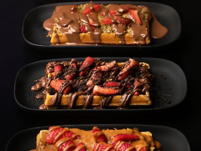 popular-dessert-bar-high-takings-prime-corner-location-huge-following-0