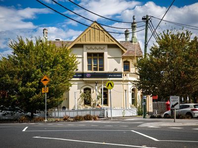 popular-dessert-bar-high-takings-prime-corner-location-huge-following-3