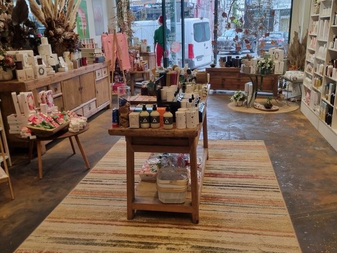 charming-gift-amp-lifestyle-store-long-lease-low-rent-established-2011-0