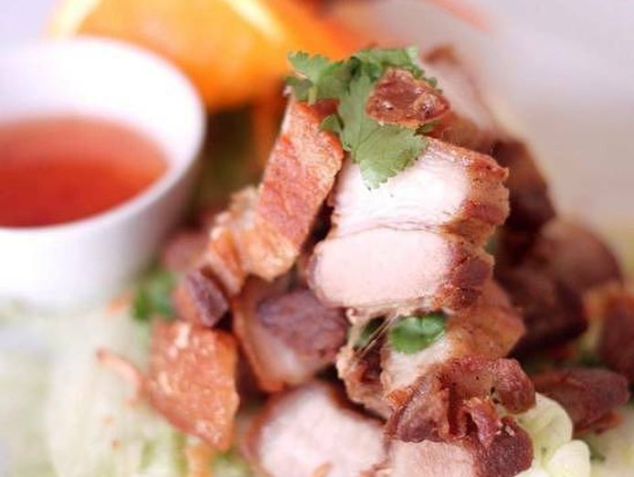 thai-restaurant-in-busy-shopping-centre-fully-equipped-high-growth-potential-3
