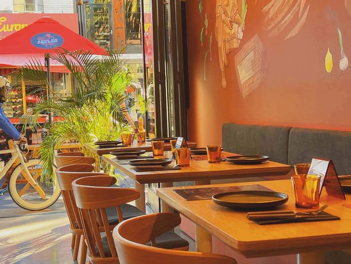 popular-gourmet-roast-chicken-restaurant-and-function-room-in-prime-location-0