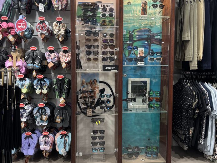 popular-surf-shop-for-sale-in-south-western-sydney-9