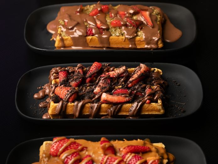 popular-dessert-bar-high-takings-prime-corner-location-huge-following-0