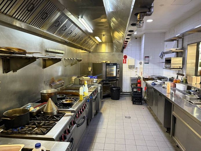 inner-city-cafe-for-sale-prime-corner-site-high-takings-fully-under-manageme-4
