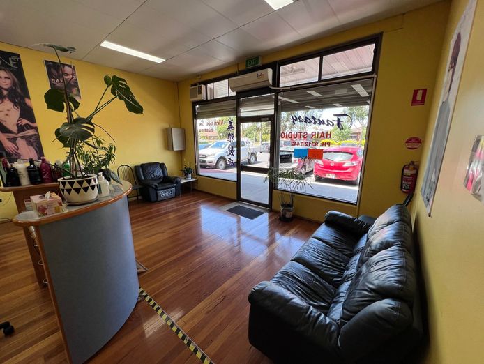 hair-salon-for-sale-in-a-busy-shopping-strip-of-sunshine-west-4
