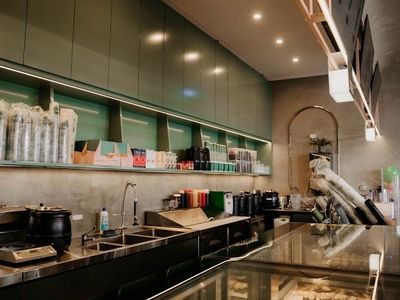 lease-takeover-prime-location-on-werribee-watton-street-6