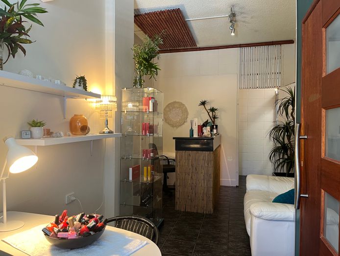 beauty-salon-in-booming-nobby-beach-5