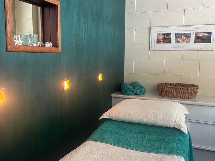 beauty-salon-in-booming-nobby-beach-1