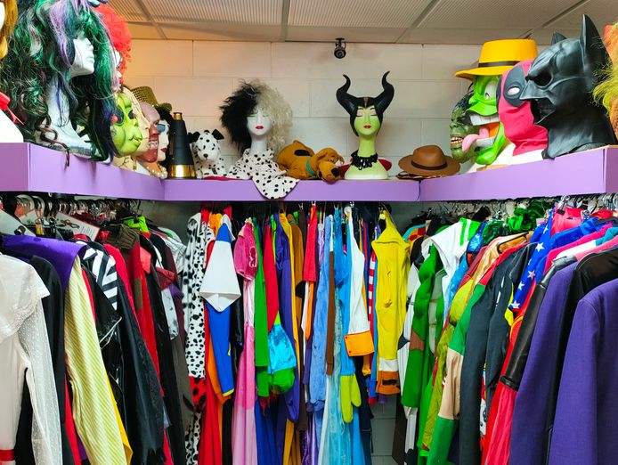 exciting-quirky-costume-hire-shop-where-both-fun-and-creativity-are-key-1