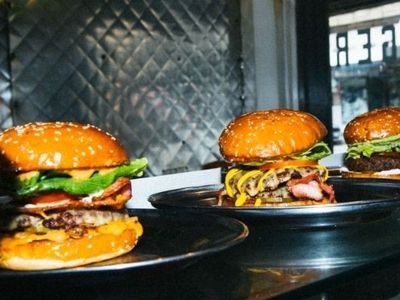 be-your-own-boss-own-a-huxtaburger-franchise-3