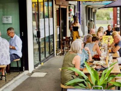commercial-cafe-in-historic-terrace-overlooking-pacific-park-and-newcastle-beach-1