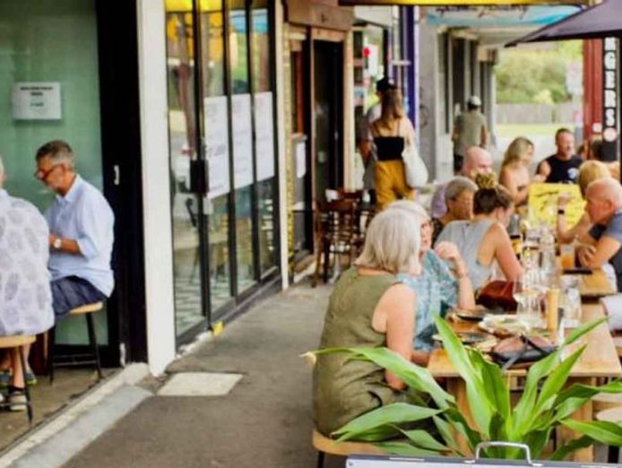 commercial-cafe-in-historic-terrace-overlooking-pacific-park-and-newcastle-beach-1