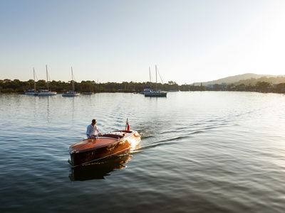 well-established-rare-noosa-boat-business-for-sale-dont-let-this-sail-away-0