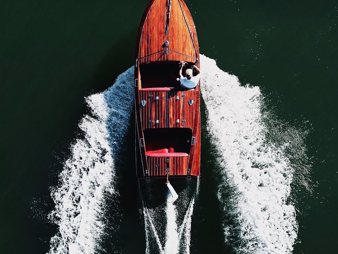 well-established-rare-noosa-boat-business-for-sale-dont-let-this-sail-away-4