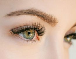 Eyelash Extension - Beauty Salon