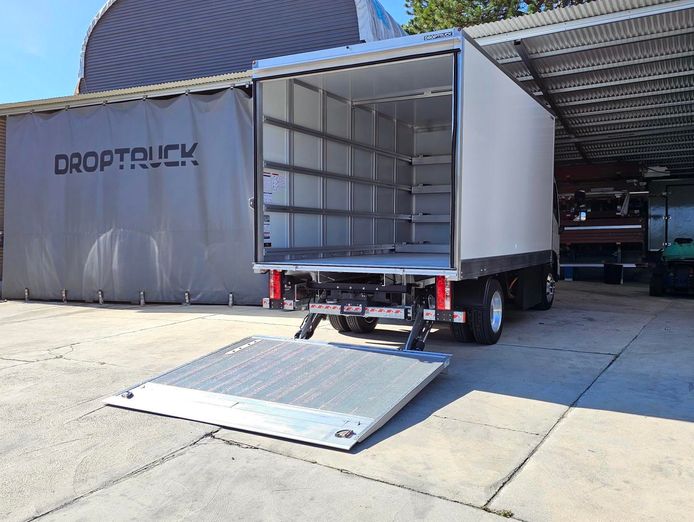 light-truck-body-supply-and-fit-queensland-distribution-4