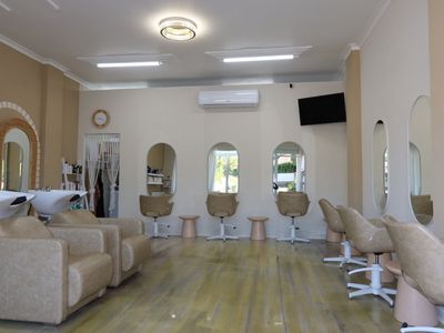 maylands-hair-salon-for-sale-with-very-affordable-rent-all-offers-considered-0