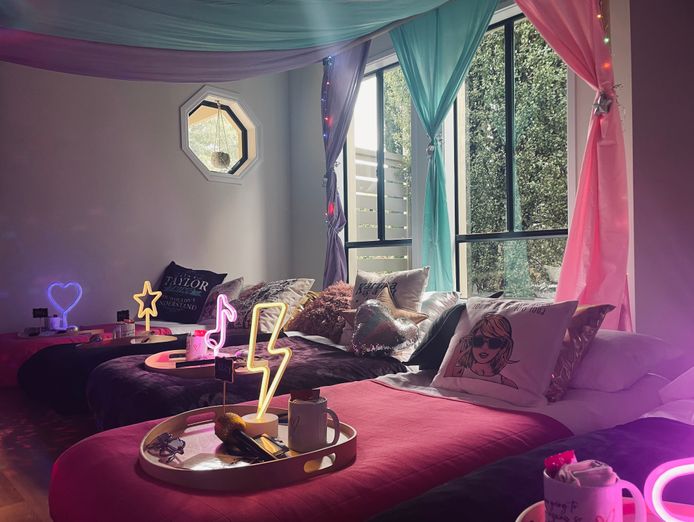 themed-sleepover-and-picnic-set-ups-once-upon-a-teepee-9