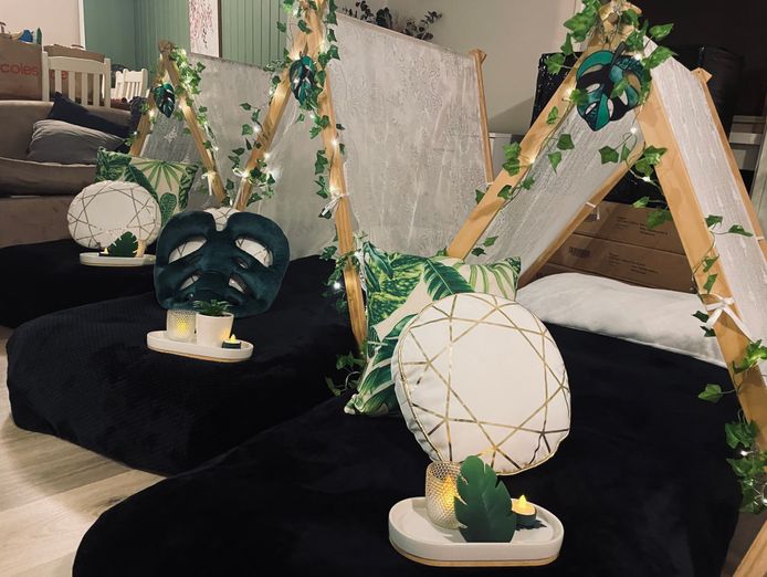 themed-sleepover-and-picnic-set-ups-once-upon-a-teepee-2