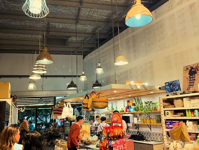 exceptional-iconic-grocer-coffee-opposite-main-beach-lifestyle-business-8