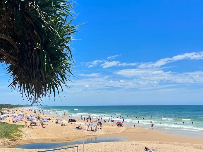 exceptional-iconic-grocer-coffee-opposite-main-beach-lifestyle-business-7