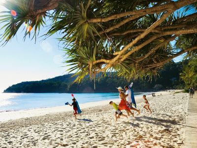 exclusive-hastings-street-noosa-boutique-fantastic-retail-lifestyle-business-0