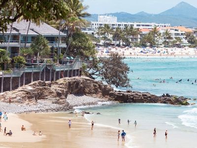 exclusive-hastings-street-noosa-boutique-fantastic-retail-lifestyle-business-1