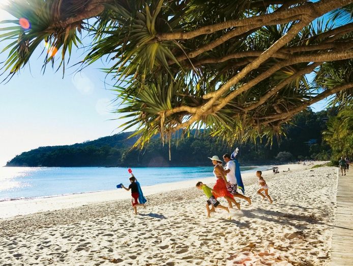 exclusive-hastings-street-noosa-boutique-fantastic-retail-lifestyle-business-0