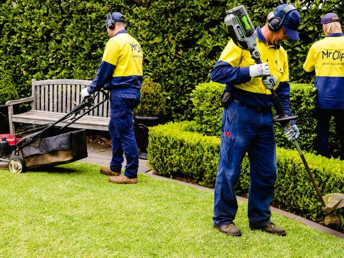 mr-clip-gardening-and-mowing-franchise-2