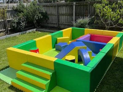 mobile-playcentre-soft-play-and-jumping-castle-5