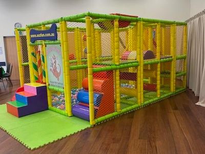 mobile-playcentre-soft-play-and-jumping-castle-2
